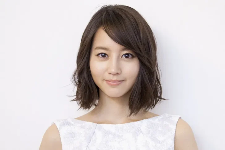 堀北真希は現在ピンクヘアで育児中？山本耕史との「交際0日婚」とは？